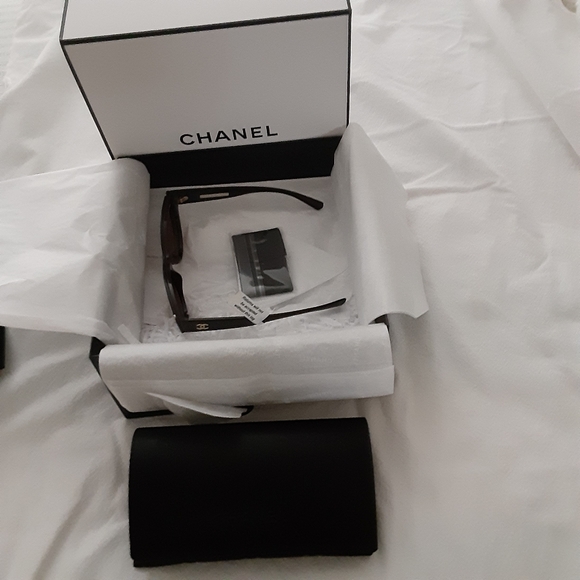 CHANEL Cat Eye Sunglasses - Picture 8 of 9